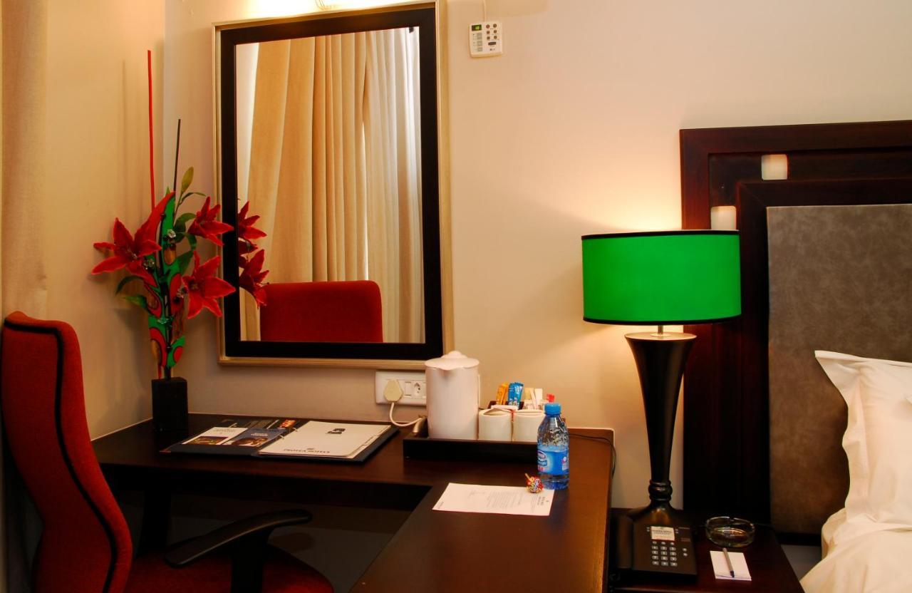 Bon Hotel เอมแพนจีนิ ภายนอก รูปภาพ