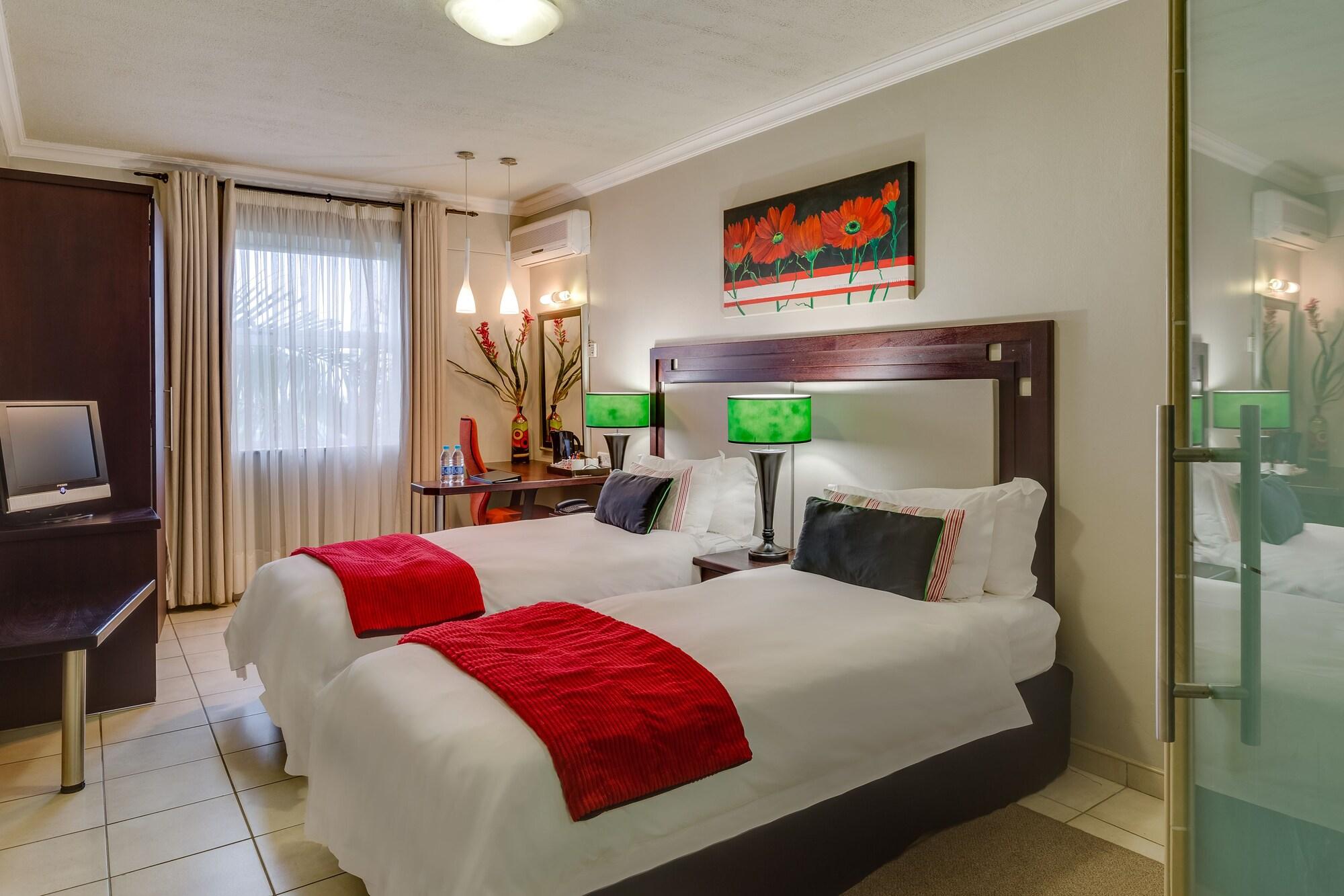 Bon Hotel เอมแพนจีนิ ภายนอก รูปภาพ