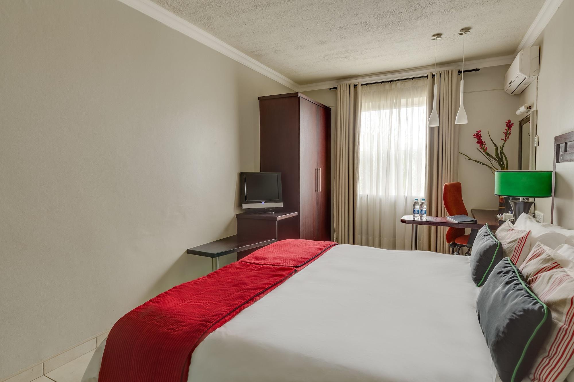 Bon Hotel เอมแพนจีนิ ภายนอก รูปภาพ