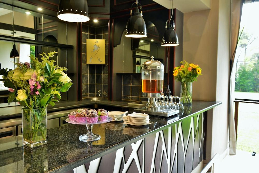 Bon Hotel เอมแพนจีนิ ภายนอก รูปภาพ