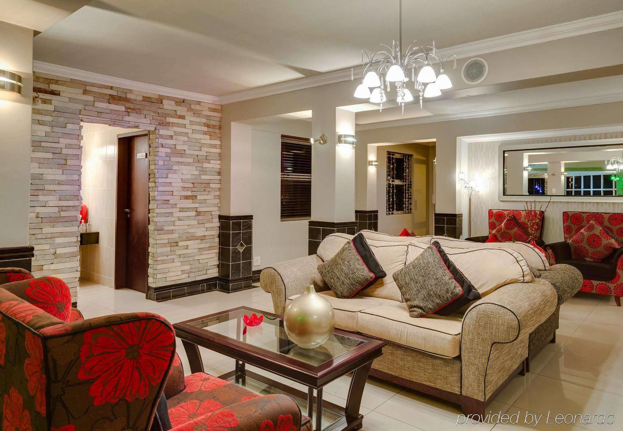 Bon Hotel เอมแพนจีนิ ภายนอก รูปภาพ