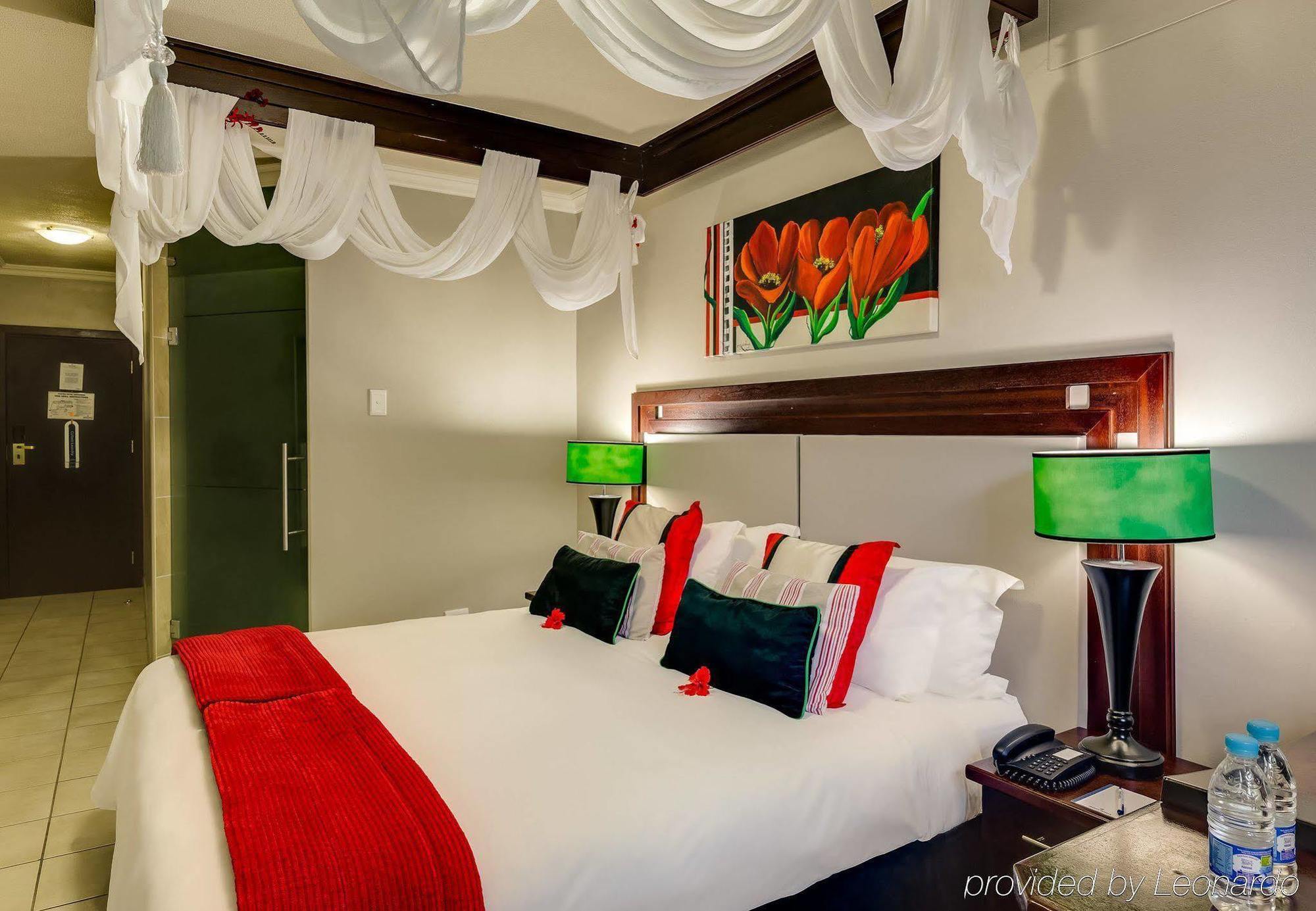 Bon Hotel เอมแพนจีนิ ภายนอก รูปภาพ
