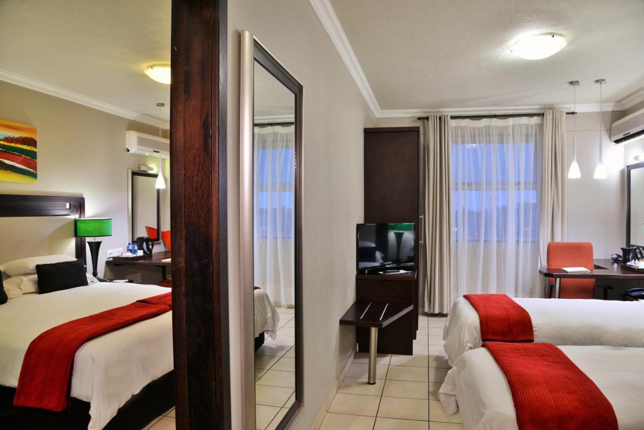 Bon Hotel เอมแพนจีนิ ภายนอก รูปภาพ