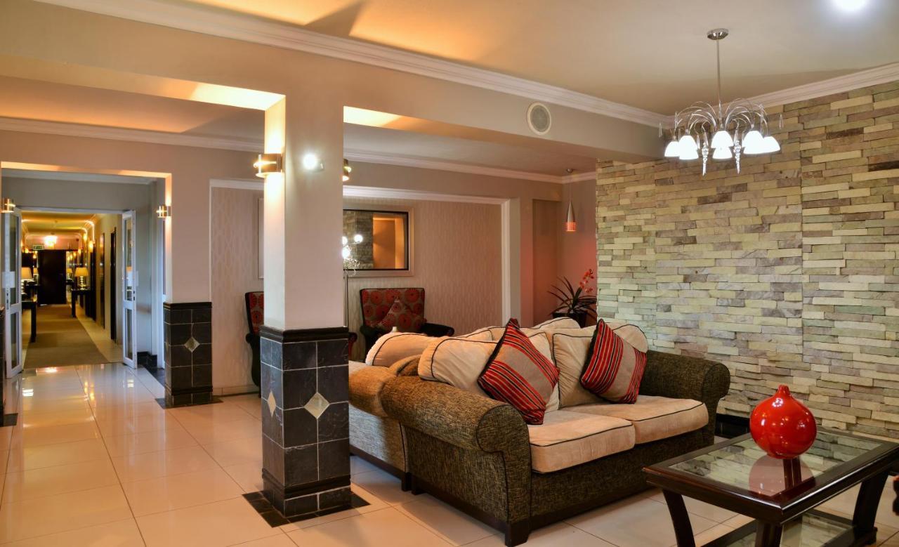 Bon Hotel เอมแพนจีนิ ภายนอก รูปภาพ