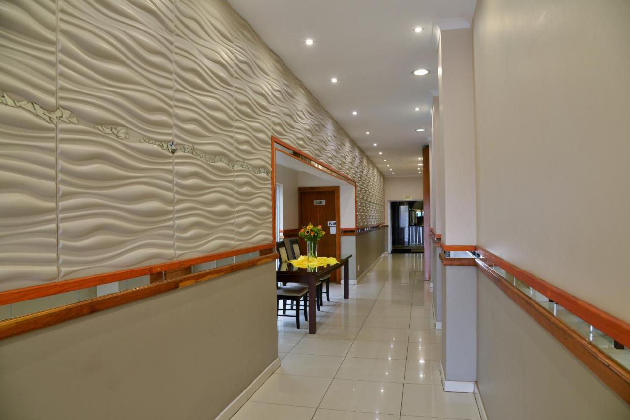 Bon Hotel เอมแพนจีนิ ภายนอก รูปภาพ