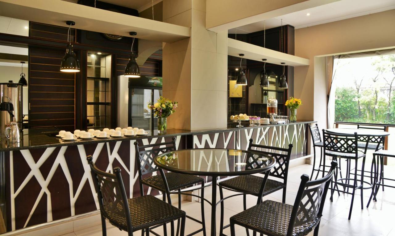 Bon Hotel เอมแพนจีนิ ภายนอก รูปภาพ