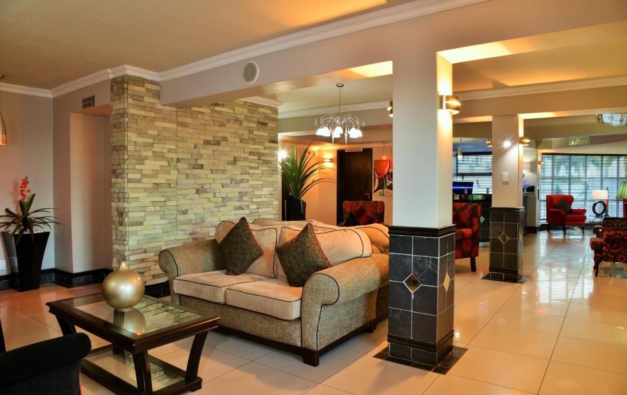 Bon Hotel เอมแพนจีนิ ภายนอก รูปภาพ
